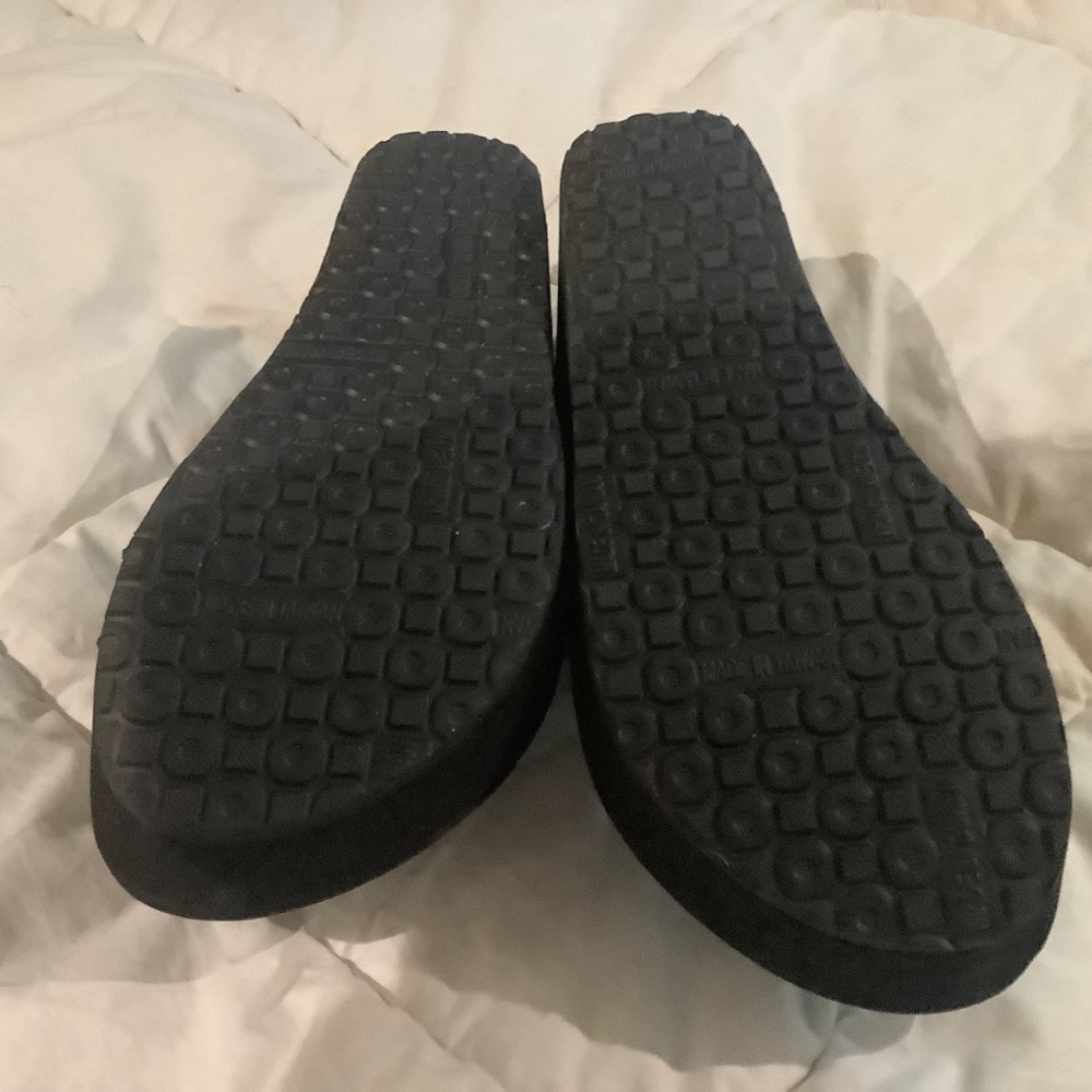 Sandles - Picture 3 of 3